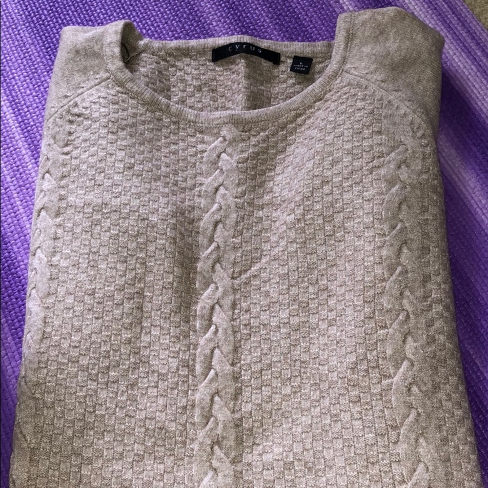 Cyrus sweater